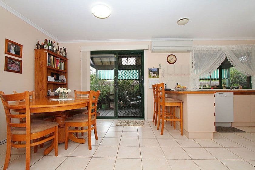 11 Bradley Drive, MILL PARK VIC 3082, Mill Park - Thumbnail 3
