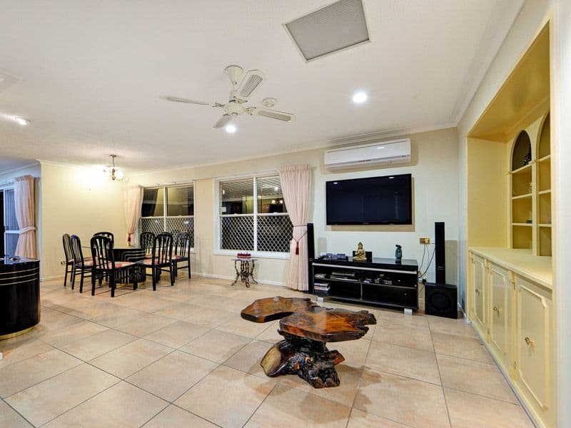 22 Sunshine Boulevard, Broadbeach Waters QLD 4218, Broadbeach Waters - Thumbnail 3