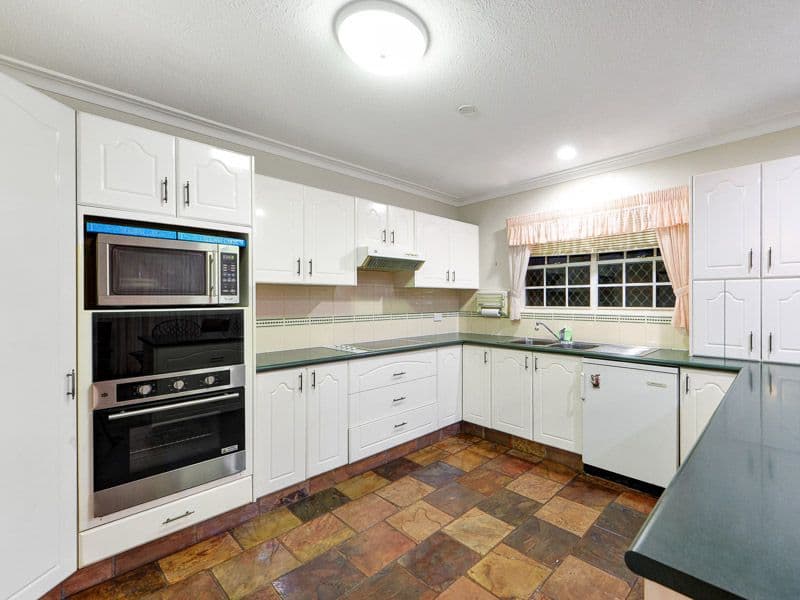 22 Sunshine Boulevard, Broadbeach Waters QLD 4218, Broadbeach Waters - Thumbnail 5