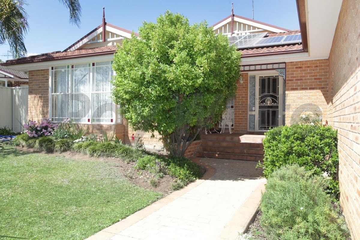 6 Mogo Place, GLENMORE PARK NSW 2745, Glenmore Park - Thumbnail 2