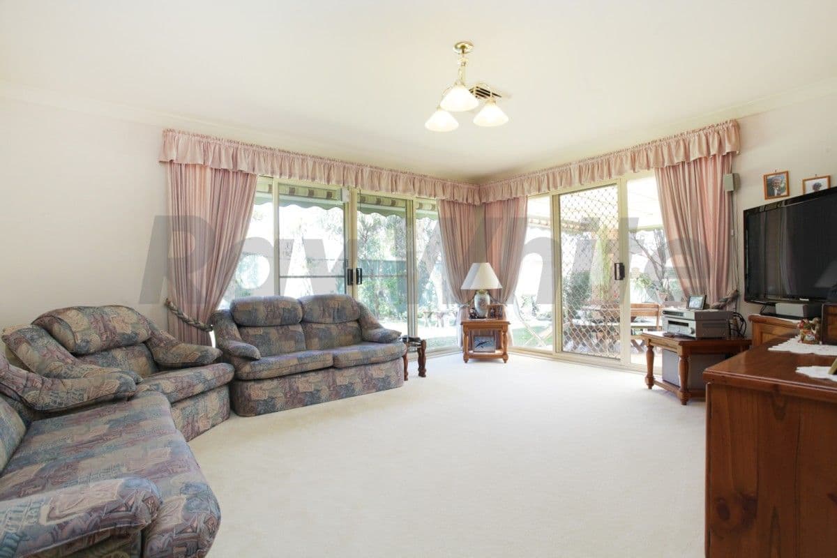6 Mogo Place, GLENMORE PARK NSW 2745, Glenmore Park - Thumbnail 4