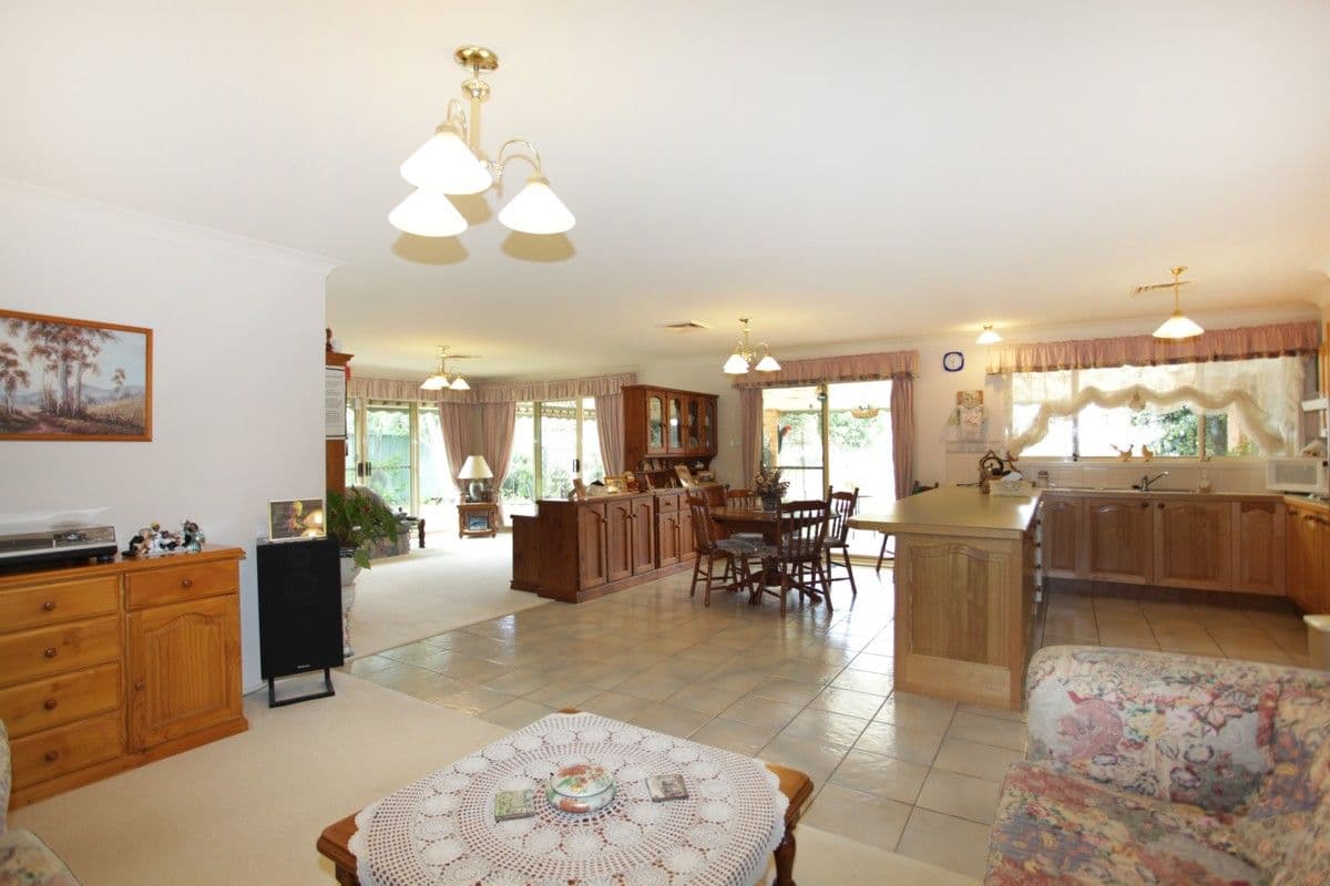 6 Mogo Place, GLENMORE PARK NSW 2745, Glenmore Park - Thumbnail 8