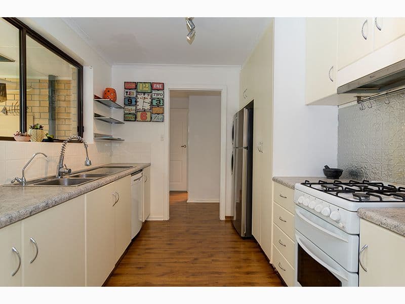 4 Ivy Street, Aberfoyle Park SA 5159, Aberfoyle Park - Thumbnail 2