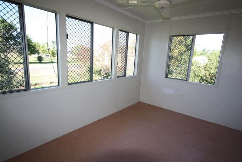 22 Philip Street, MUNDUBBERA QLD 4626, Mundubbera - Thumbnail 4