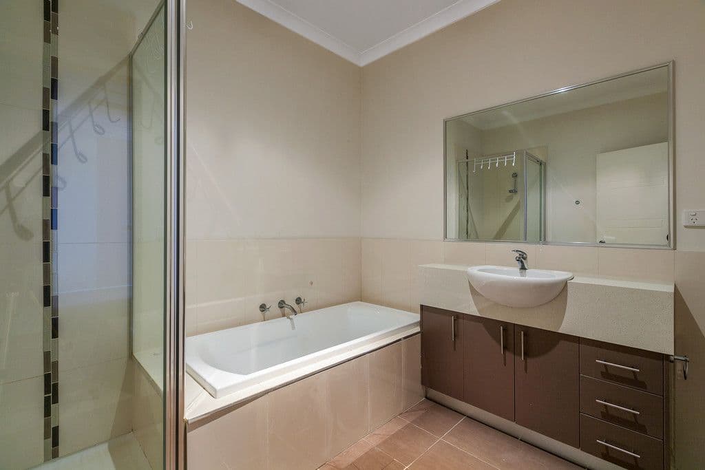 25 Knoll Walk, EPPING VIC 3076, Epping - Thumbnail 8