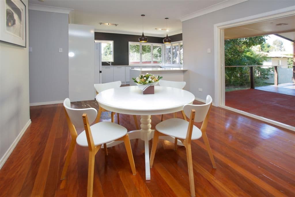 105 Esher Street, HOLLAND PARK WEST QLD 4121, Holland Park West - Thumbnail 2