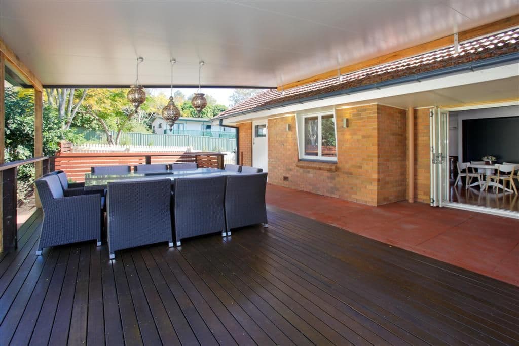 105 Esher Street, HOLLAND PARK WEST QLD 4121, Holland Park West - Thumbnail 3