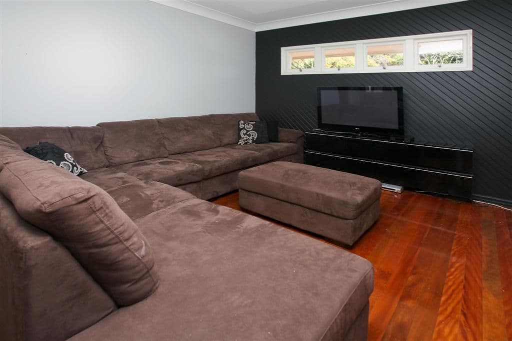 105 Esher Street, HOLLAND PARK WEST QLD 4121, Holland Park West - Thumbnail 4