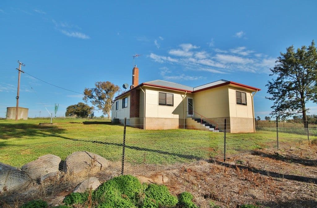 78 Victoria Gully Road, Young - Image 1