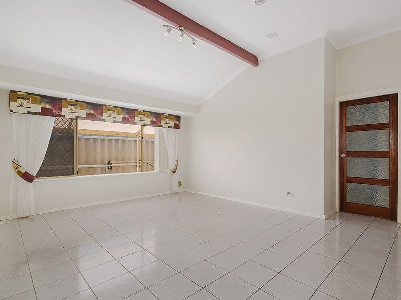 9 Porpoise Grove, Waikiki WA 6169, Waikiki - Thumbnail 4