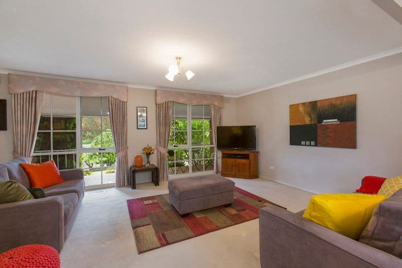 6 Kingsmead Court, Dingley Village VIC 3172, Dingley Village - Thumbnail 2