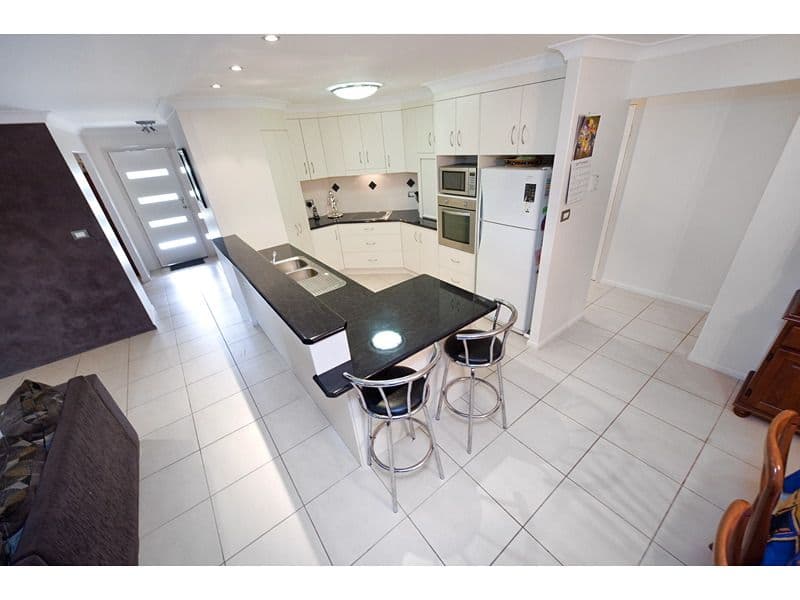 17 Goldfinch Drive, PARKHURST QLD 4702, Parkhurst - Thumbnail 2
