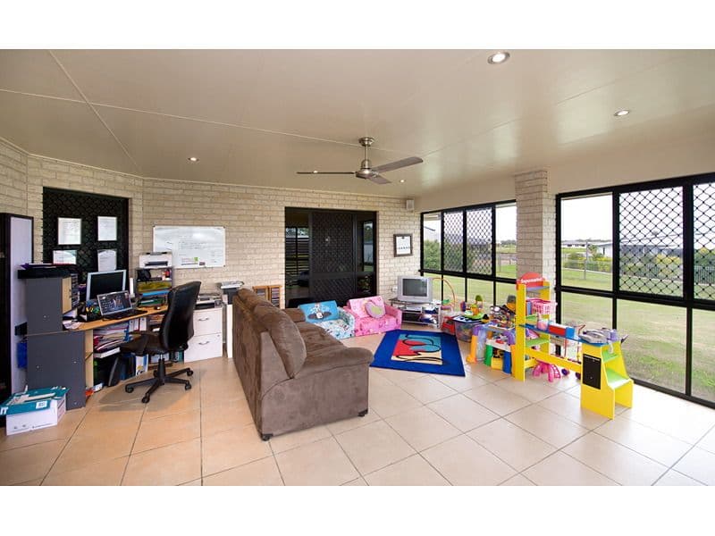 17 Goldfinch Drive, PARKHURST QLD 4702, Parkhurst - Thumbnail 5