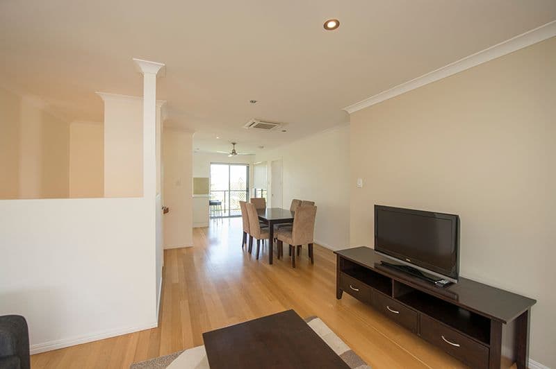 18 Cockatoo Drive, NEW AUCKLAND QLD 4680, New Auckland - Thumbnail 4