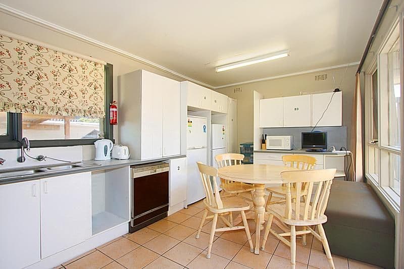 27 Fairland Avenue, OAKLEIGH EAST VIC 3166, Oakleigh East - Thumbnail 2
