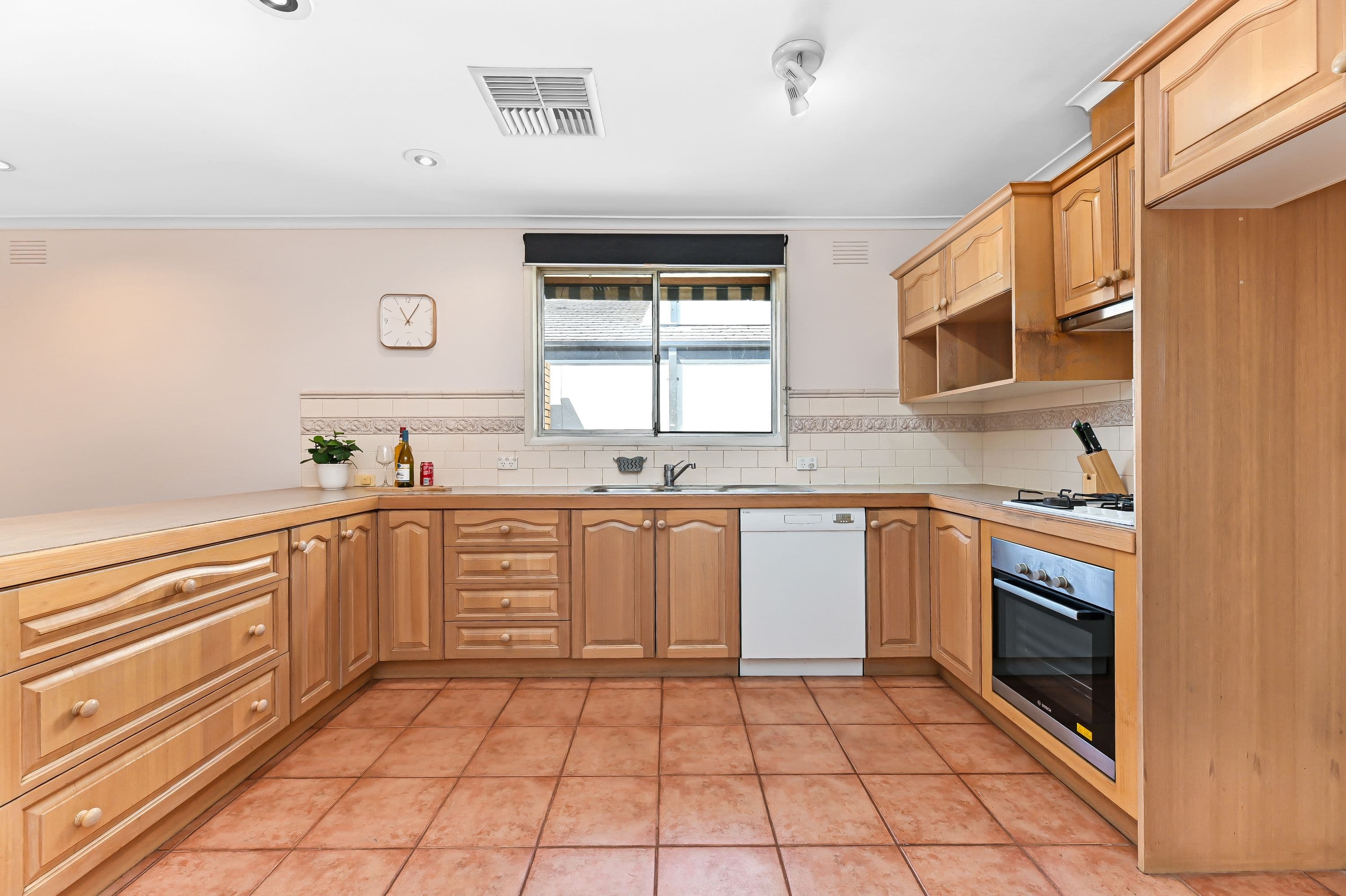 2 Kellaway Street, Mount Waverley VIC 3149, Mount Waverley - Thumbnail 4