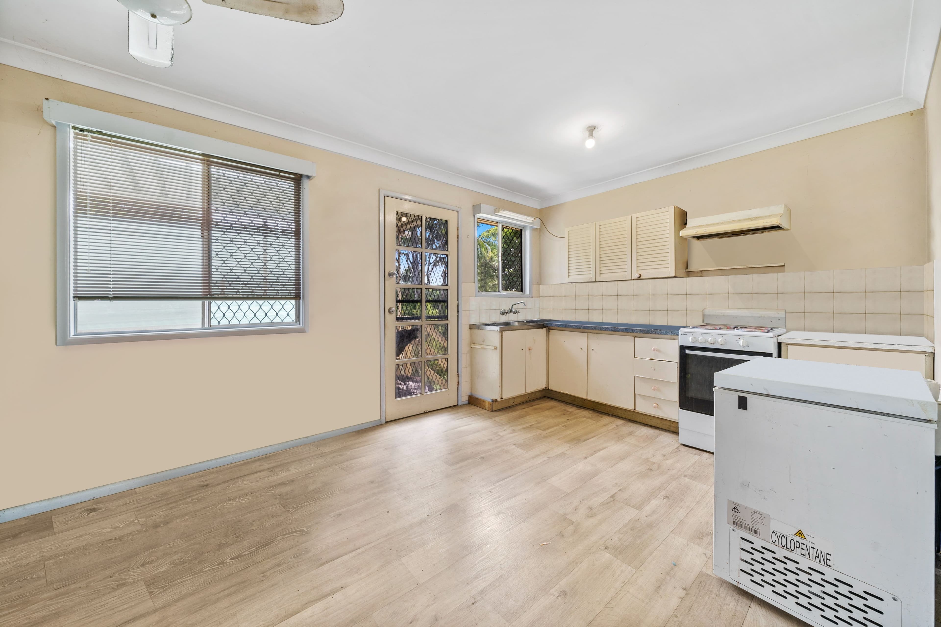 187 Redbank Plains Road, Bellbird Park QLD 4300, Bellbird Park - Thumbnail 4