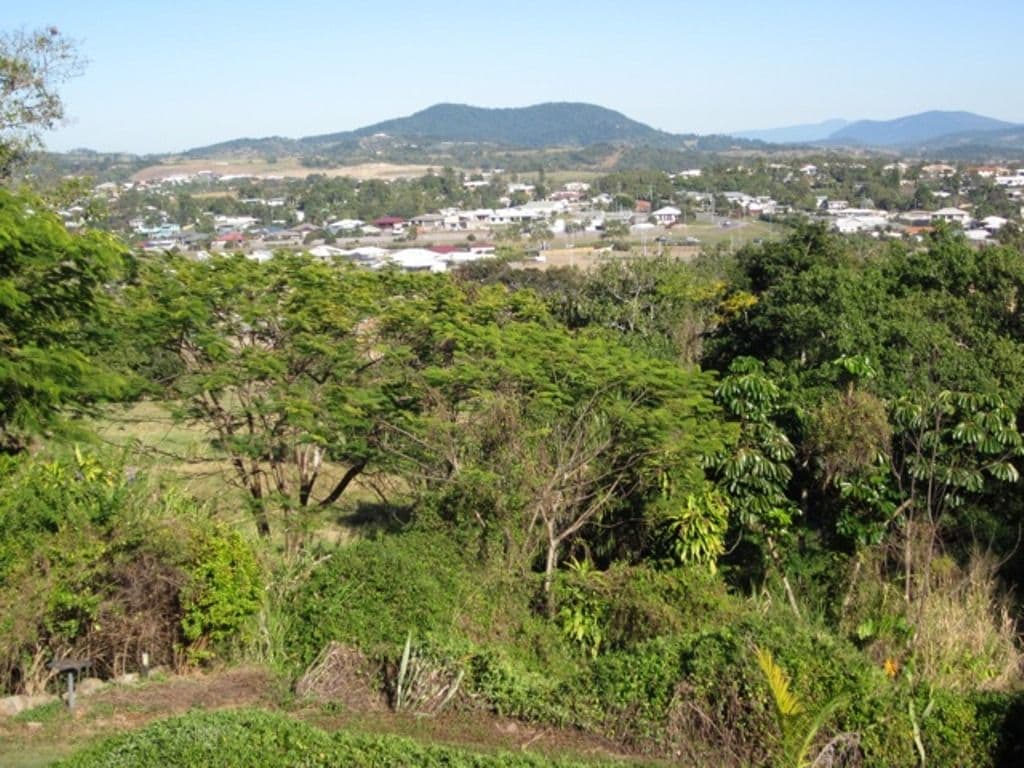10 Eulbertie Avenue, EIMEO QLD 4740, Eimeo - Thumbnail 2