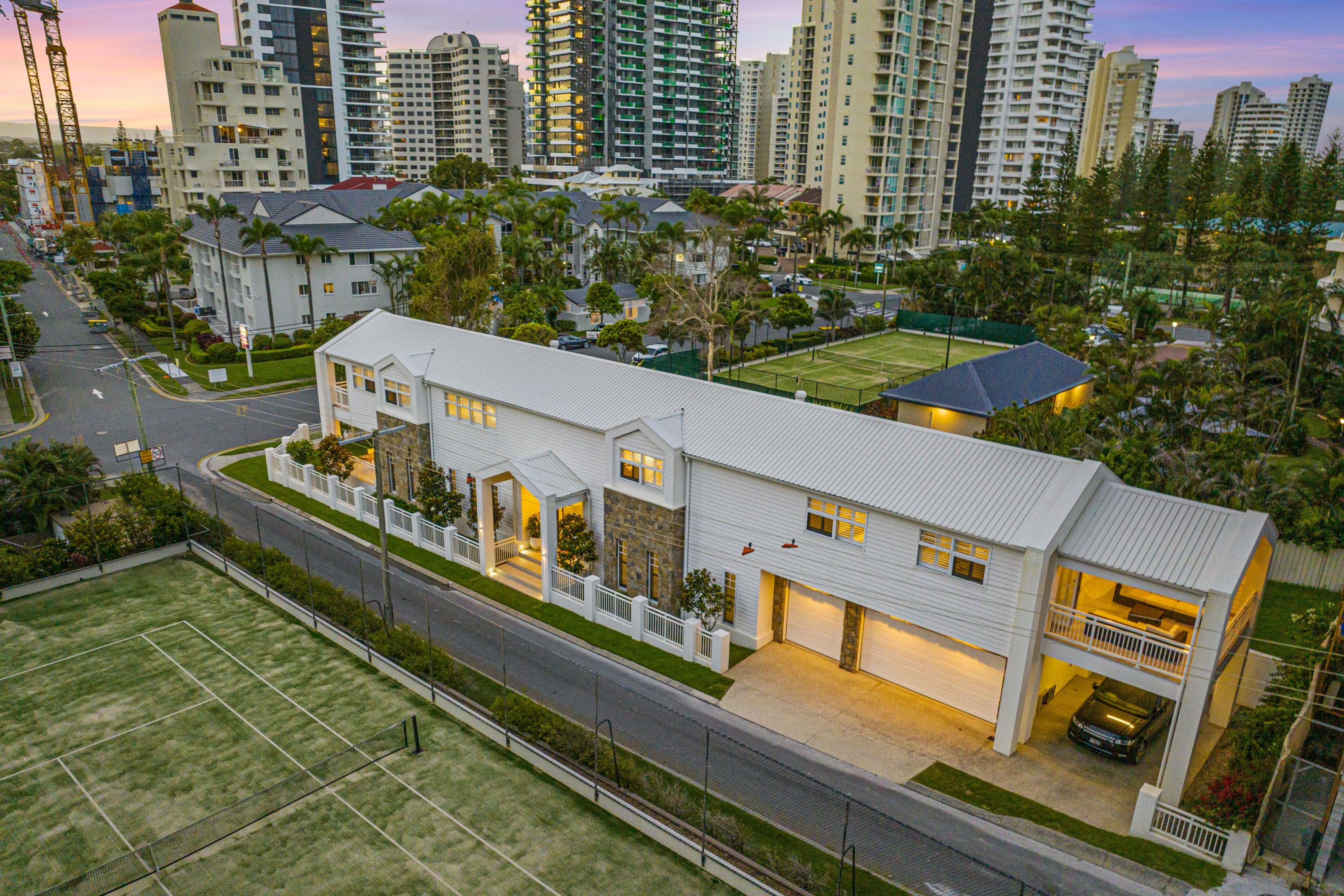 31 Pacific Street, Main Beach QLD 4217, Main Beach - Thumbnail 2