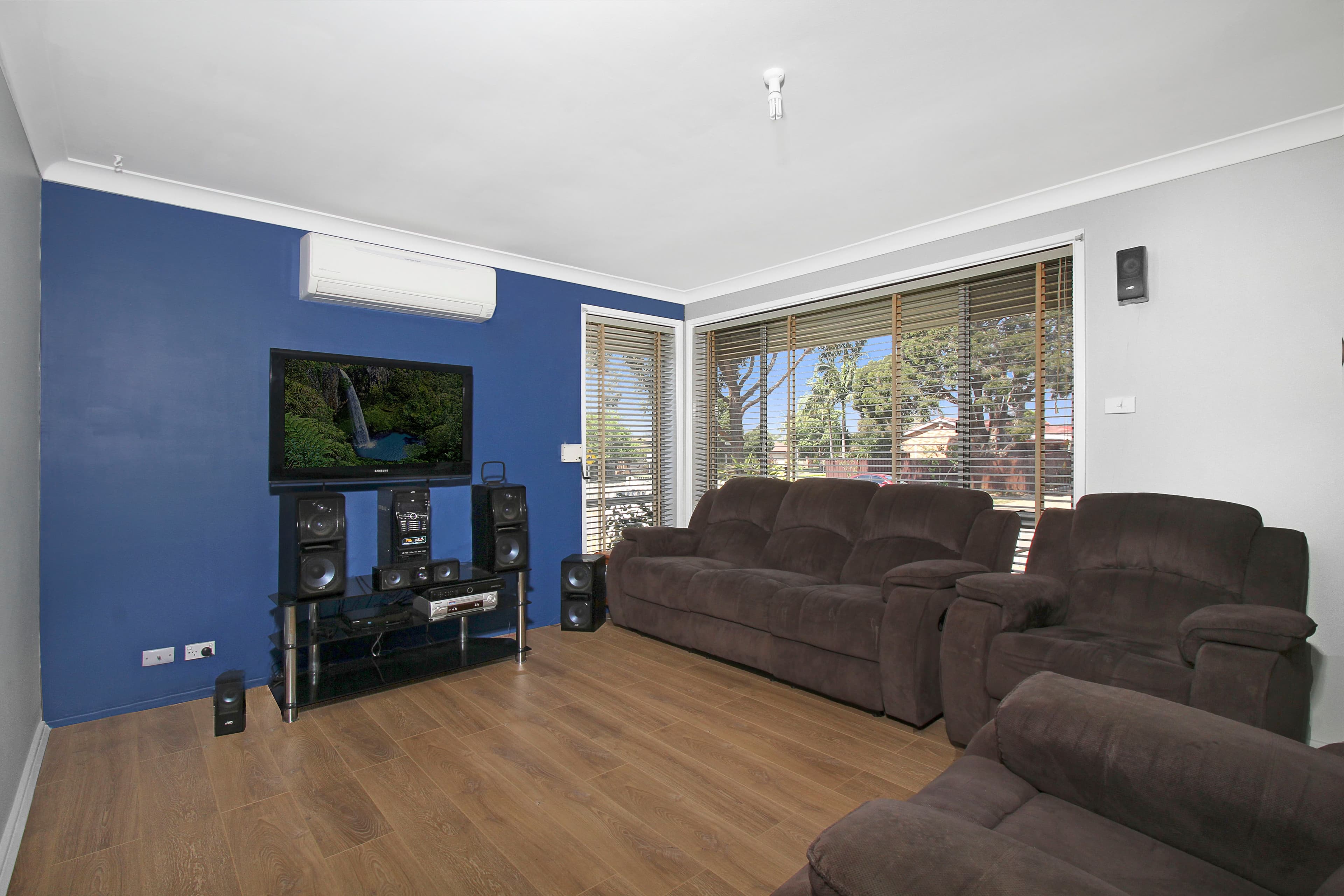 27 Melbourne Road, St Johns Park - Thumbnail 3