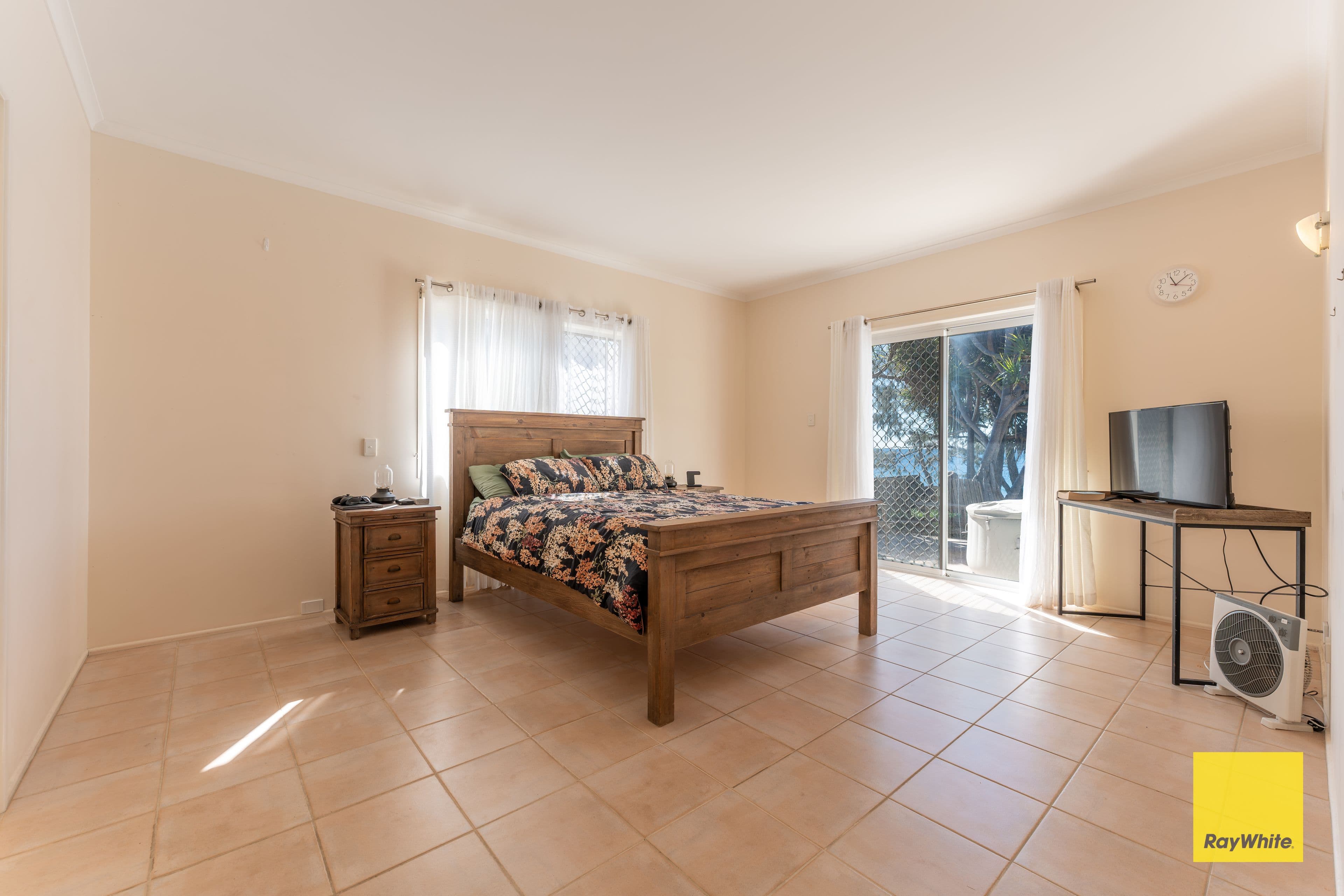 48 Barolin Esplanade, Coral Cove QLD 4670, Coral Cove - Thumbnail 2