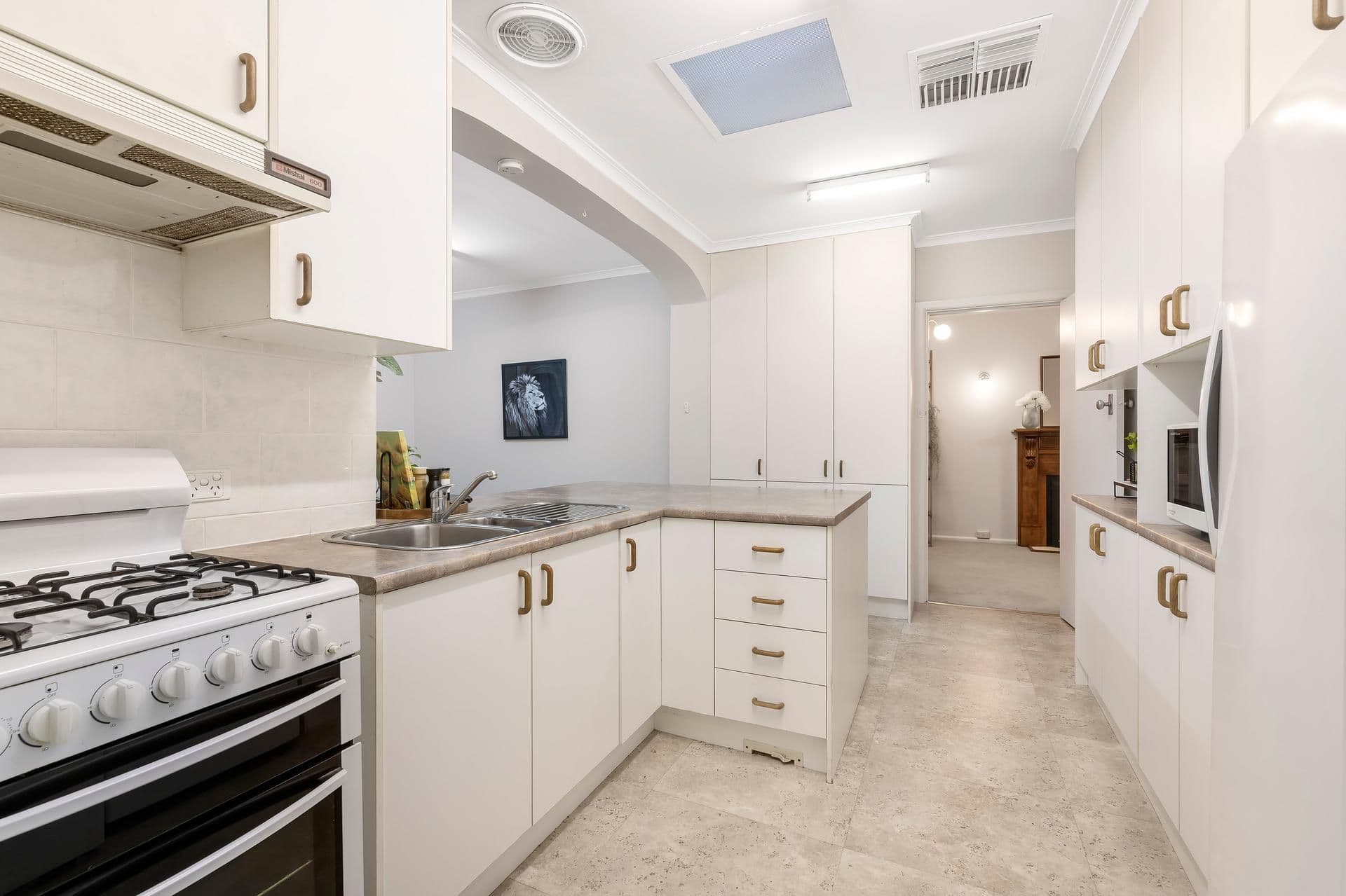 32 Amiet Street, Greensborough VIC 3088, Greensborough - Thumbnail 5
