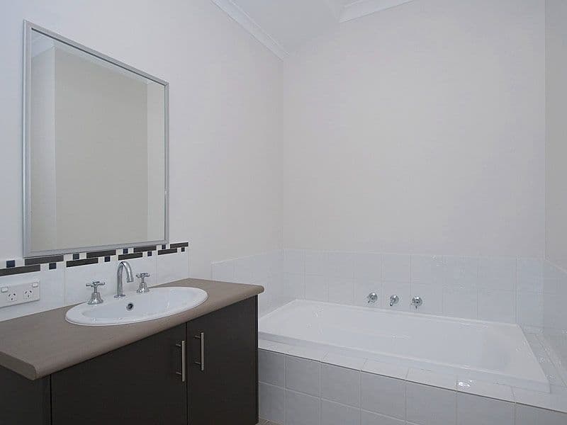 9 Lomita Link, CLARKSON WA 6030, Clarkson - Thumbnail 4