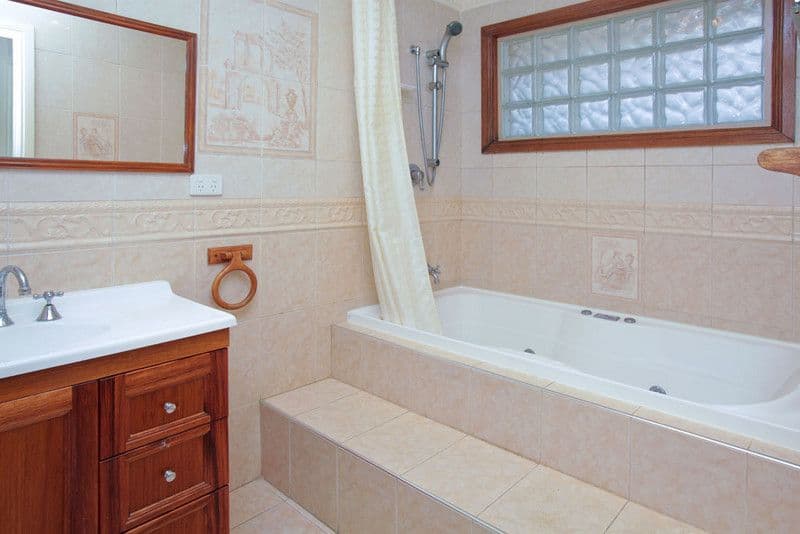 10/2 Dolphin Crescent, Noosaville, Noosaville - Thumbnail 2