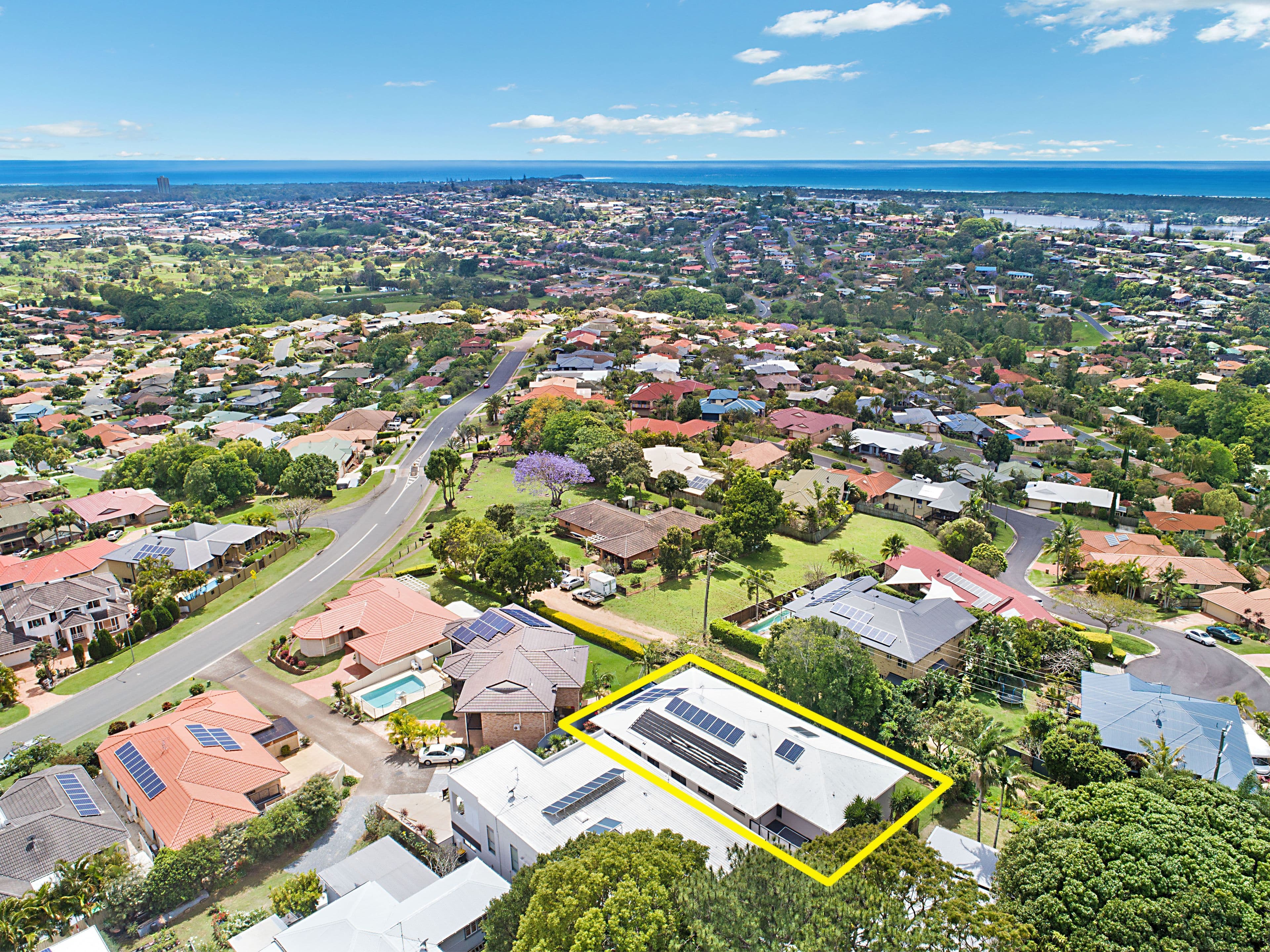 44 Lochlomond Drive, Banora Point - Thumbnail 2