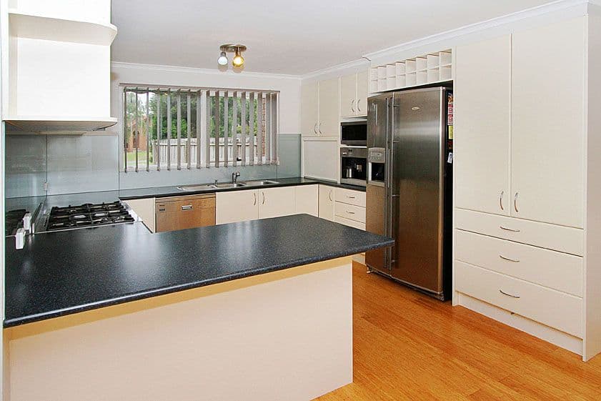 10 Holroyd Drive, EPPING VIC 3076, Epping - Thumbnail 3