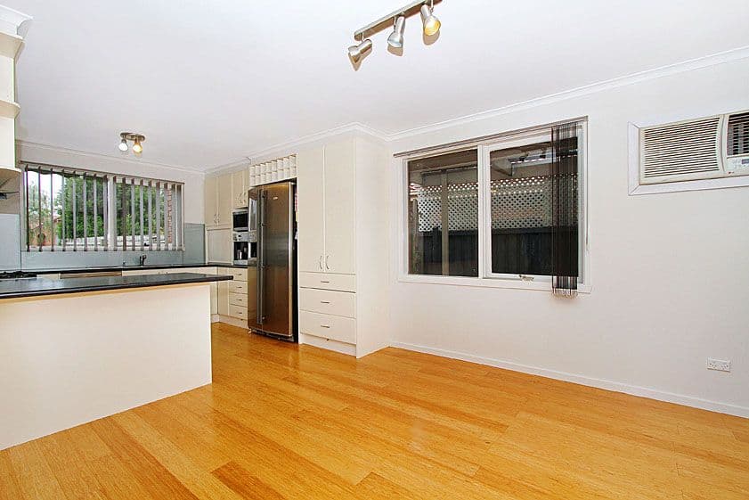 10 Holroyd Drive, EPPING VIC 3076, Epping - Thumbnail 4
