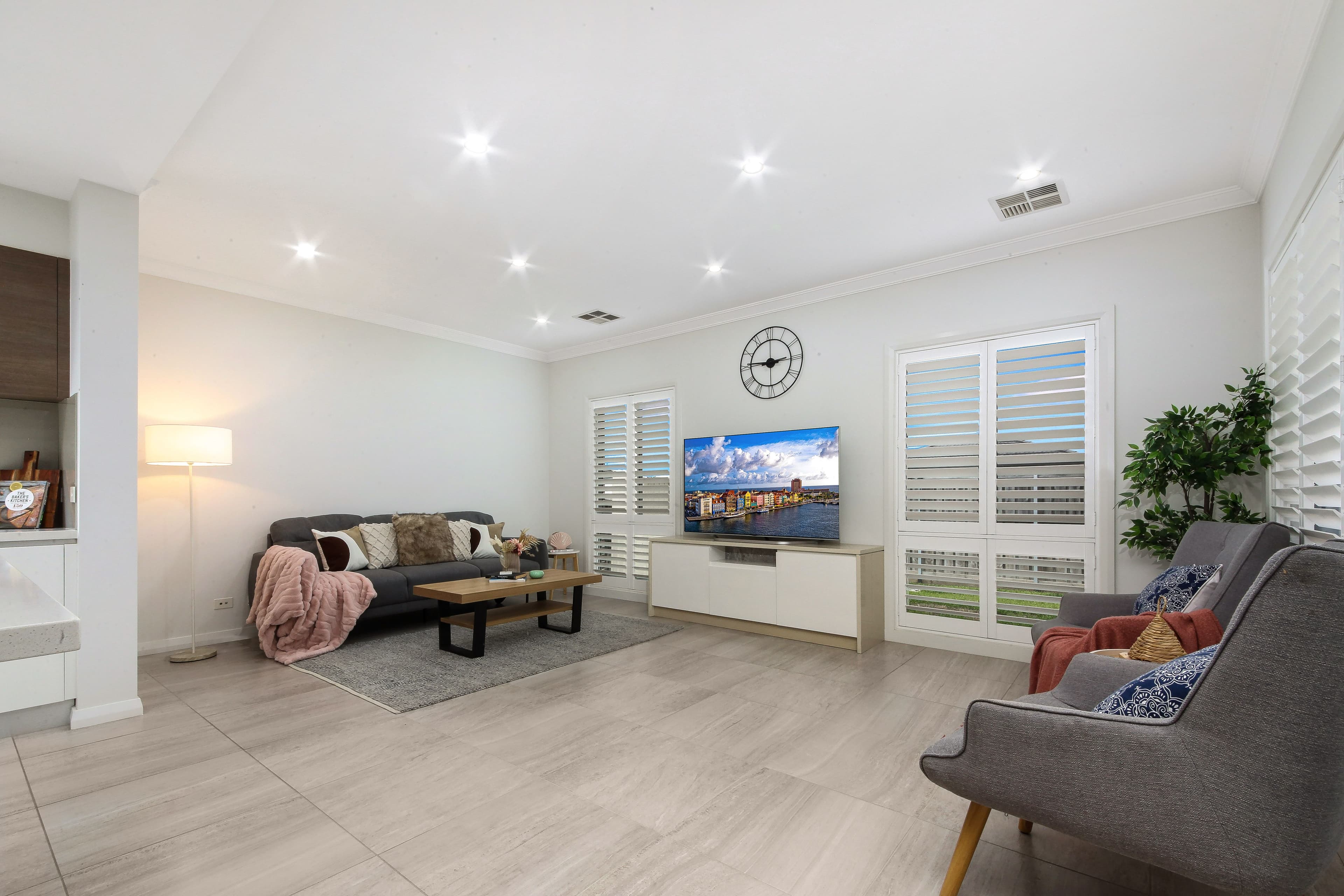 71 Rowe Drive, Potts Hill NSW 2143, Potts Hill - Thumbnail 2