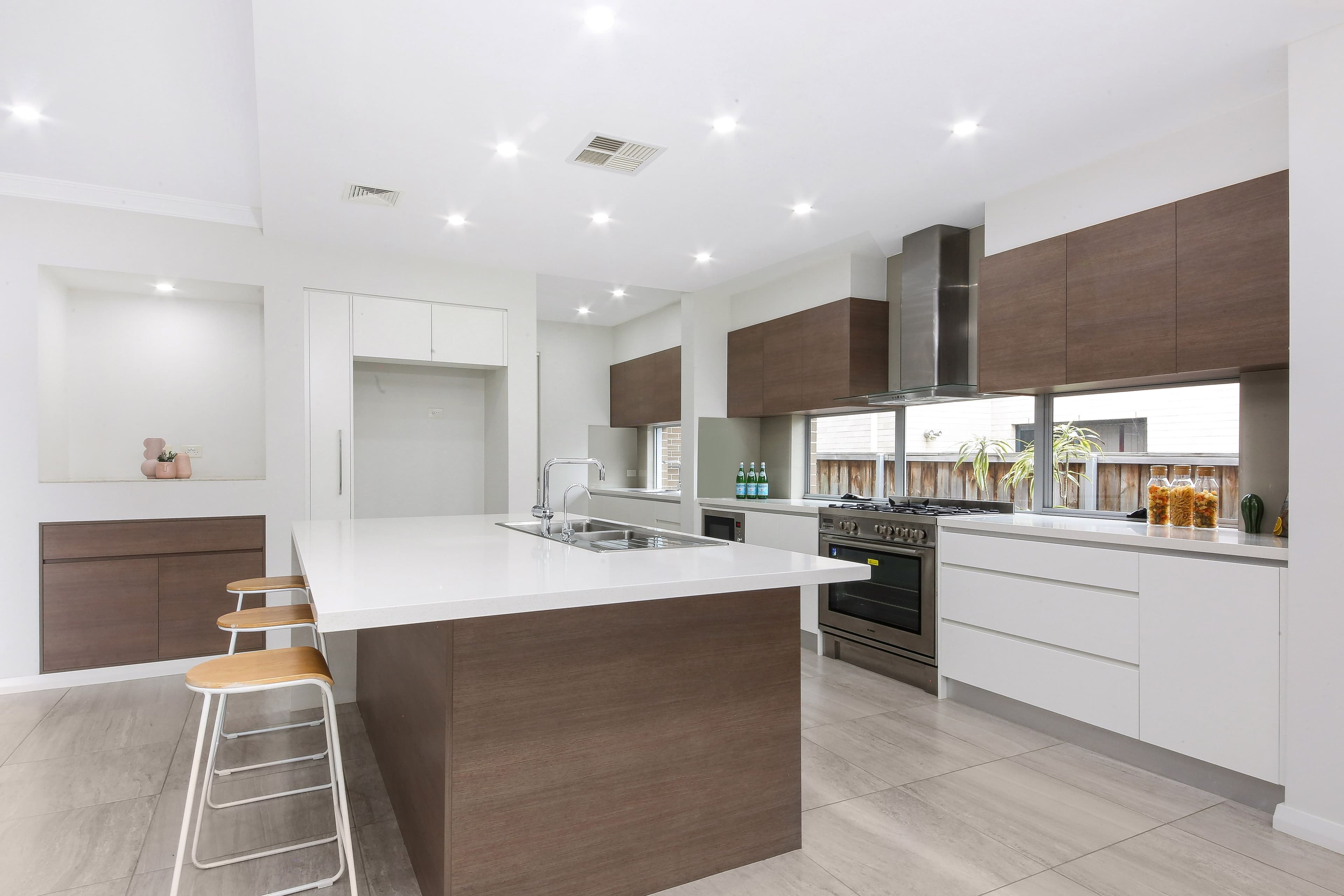 71 Rowe Drive, Potts Hill NSW 2143, Potts Hill - Thumbnail 3