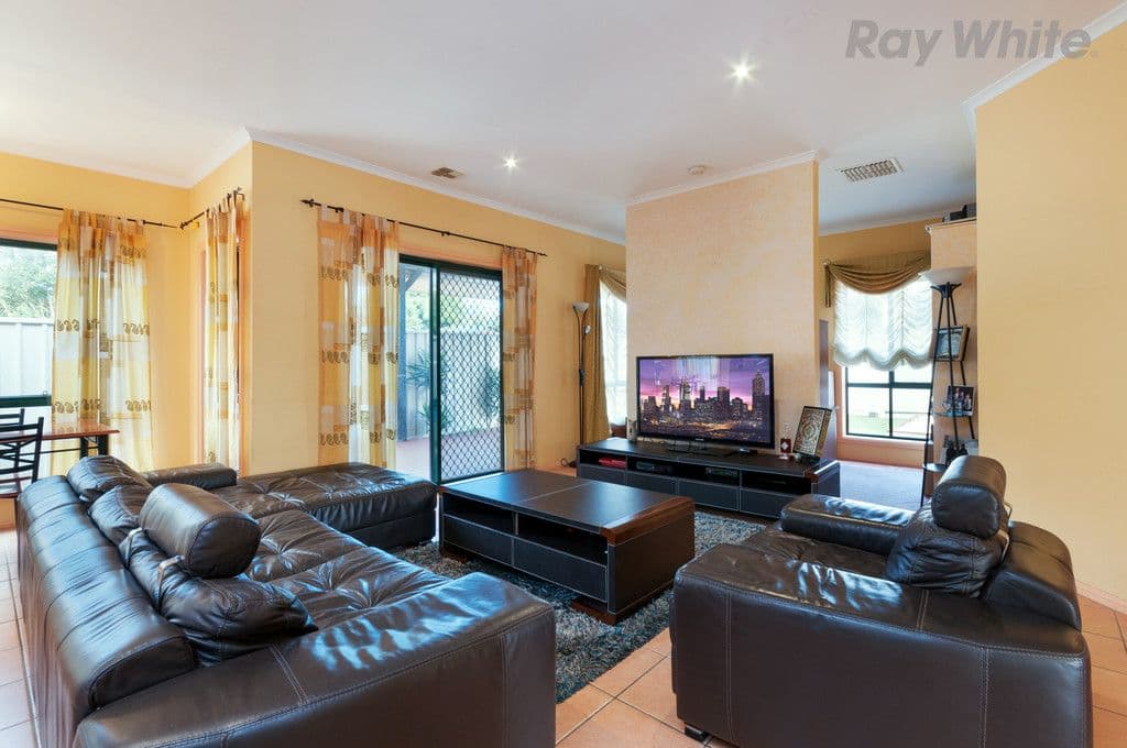 5 Castlemaine Way, Caroline Springs VIC 3023, Caroline Springs - Thumbnail 6