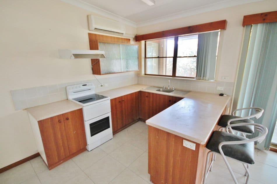 7 Cherry Court, YOUNG NSW 2594, Young - Thumbnail 4
