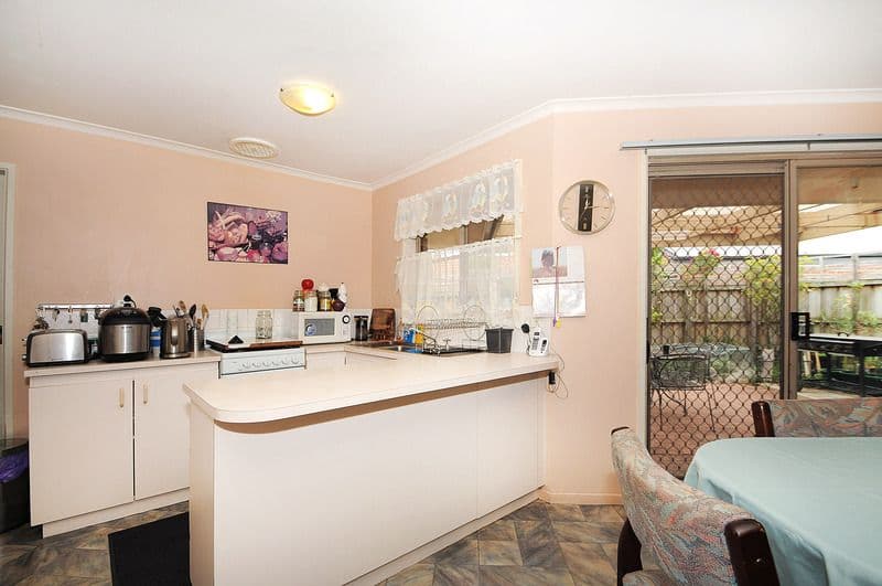 31 Maculata Drive, CRANBOURNE WEST VIC 3977, Cranbourne West - Thumbnail 2