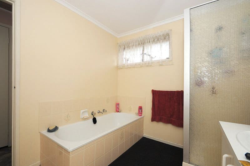31 Maculata Drive, CRANBOURNE WEST VIC 3977, Cranbourne West - Thumbnail 5