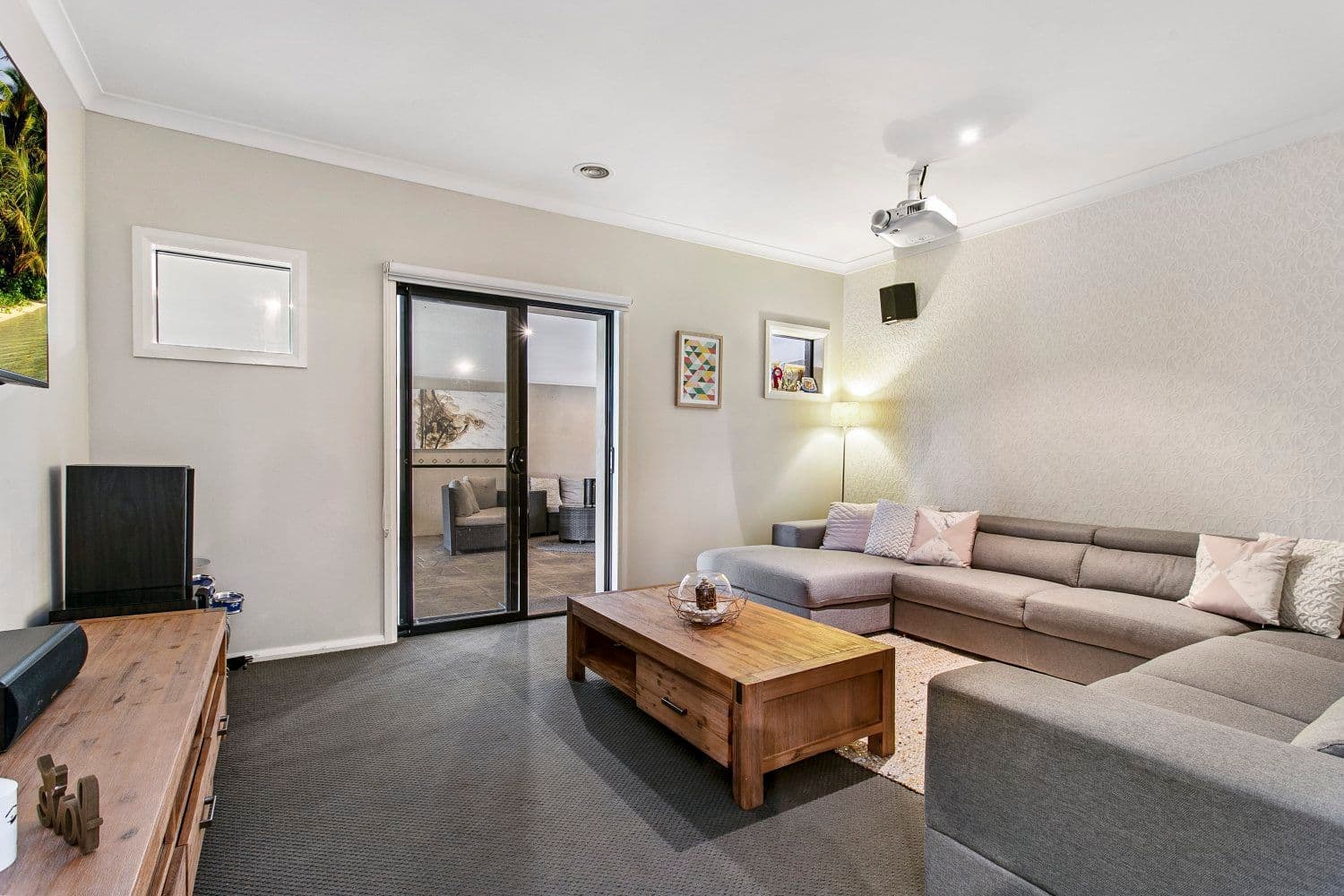 6 White Gum Way, Cranbourne North VIC 3977, Cranbourne North - Thumbnail 3