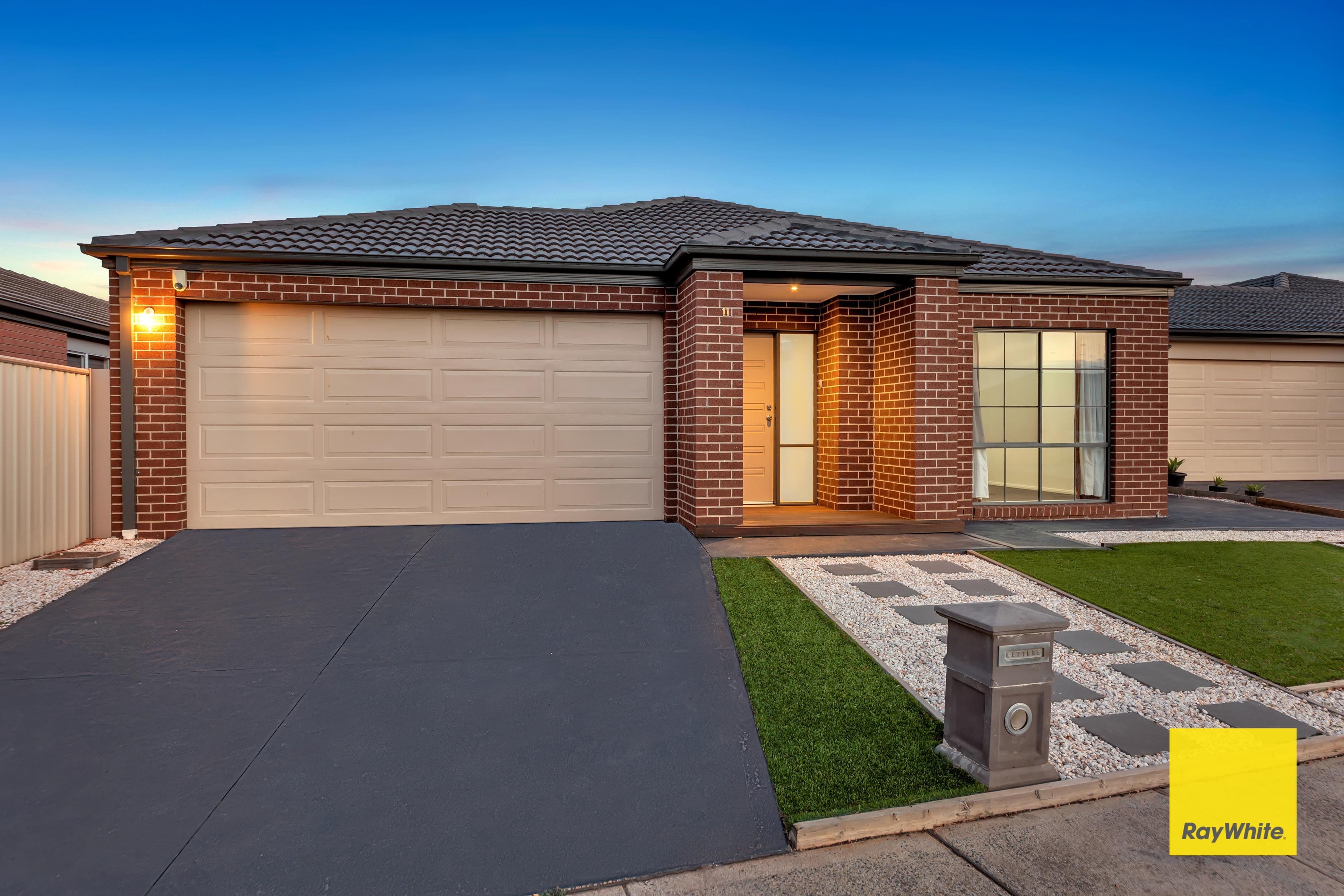 11 Cheviot Drive, Truganina VIC 3029, Truganina - Thumbnail 2