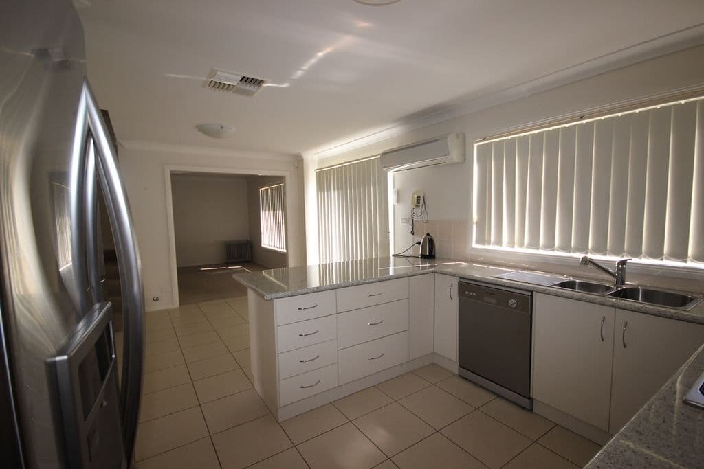 54 The Heights, Tamworth NSW 2340, Tamworth - Thumbnail 4