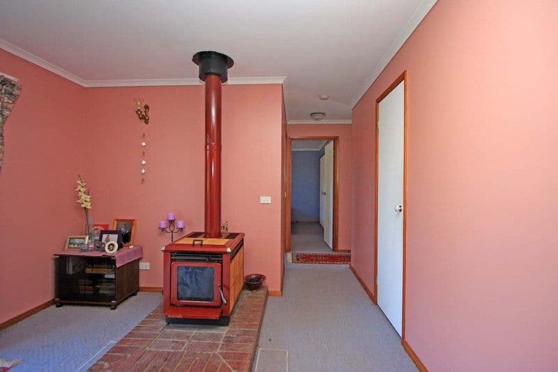 19 Larmer Street, HOWLONG NSW 2643, Howlong - Thumbnail 6