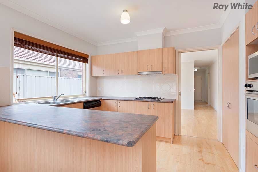 5 Ashby Lane, Caroline Springs VIC 3023, Caroline Springs - Thumbnail 2