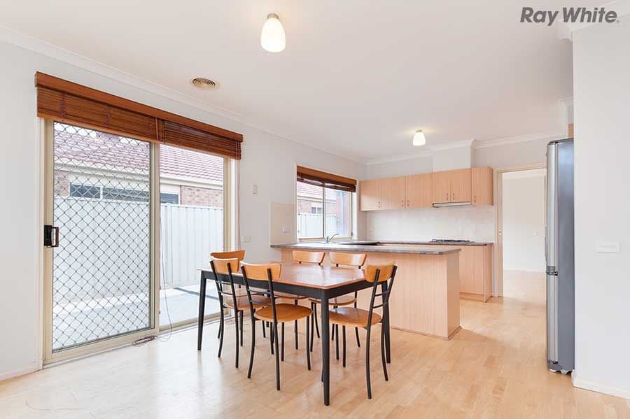 5 Ashby Lane, Caroline Springs VIC 3023, Caroline Springs - Thumbnail 3