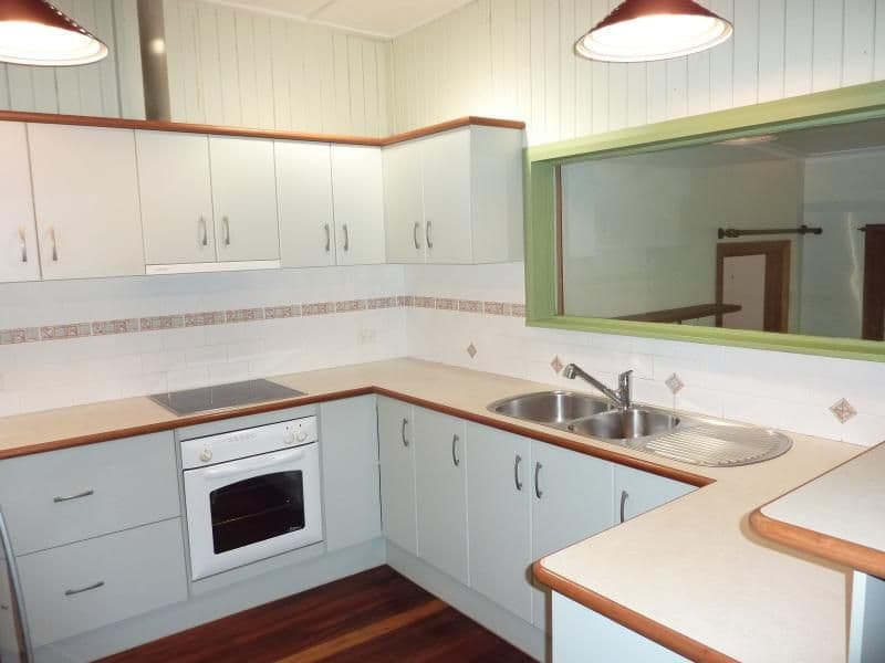 5 Poinsettia Street, HOLLOWAYS BEACH QLD 4878, Holloways Beach - Thumbnail 4