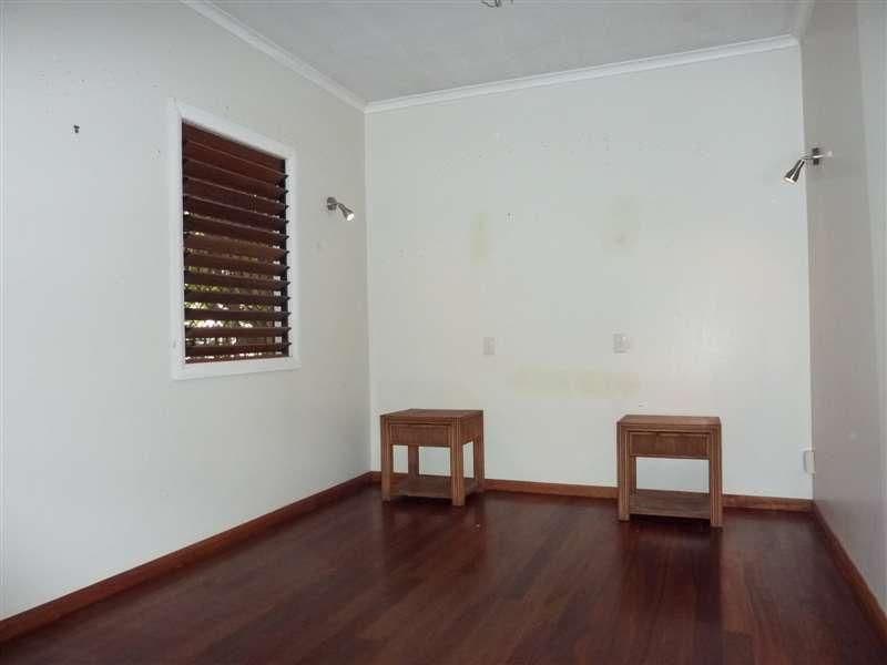 5 Poinsettia Street, HOLLOWAYS BEACH QLD 4878, Holloways Beach - Thumbnail 8