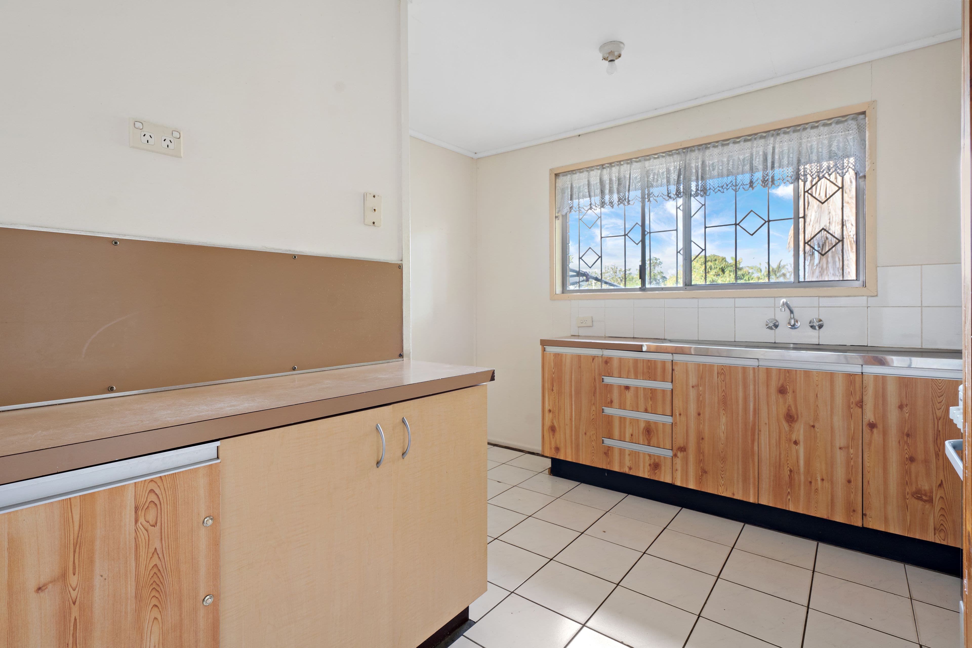 13 Balladonia Street, Woodridge QLD 4114, Woodridge - Thumbnail 7