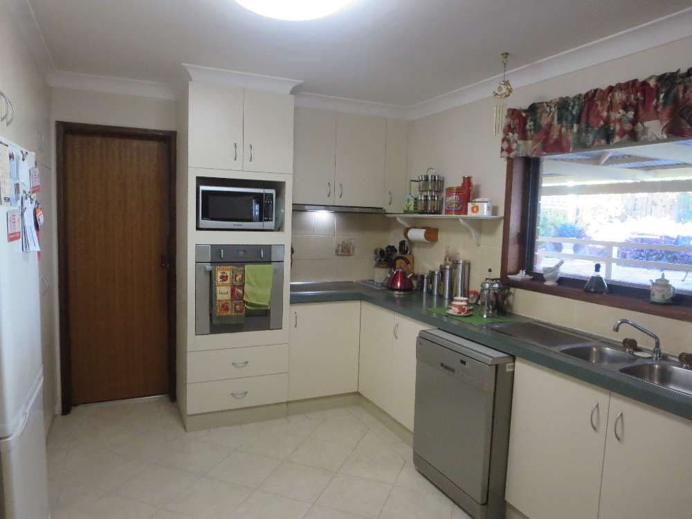 303 Desmond Street, Lavington NSW 2641, Lavington - Thumbnail 2