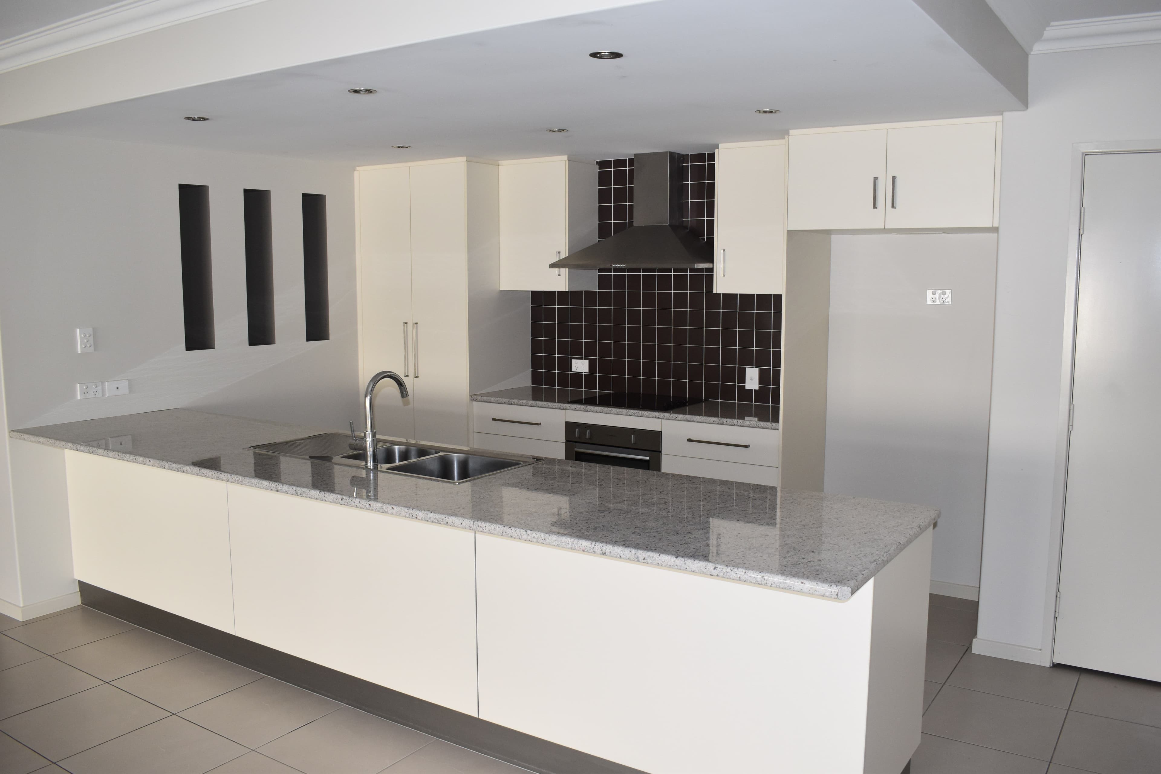 41 Newman Drive, Emerald QLD 4720, Emerald - Thumbnail 4