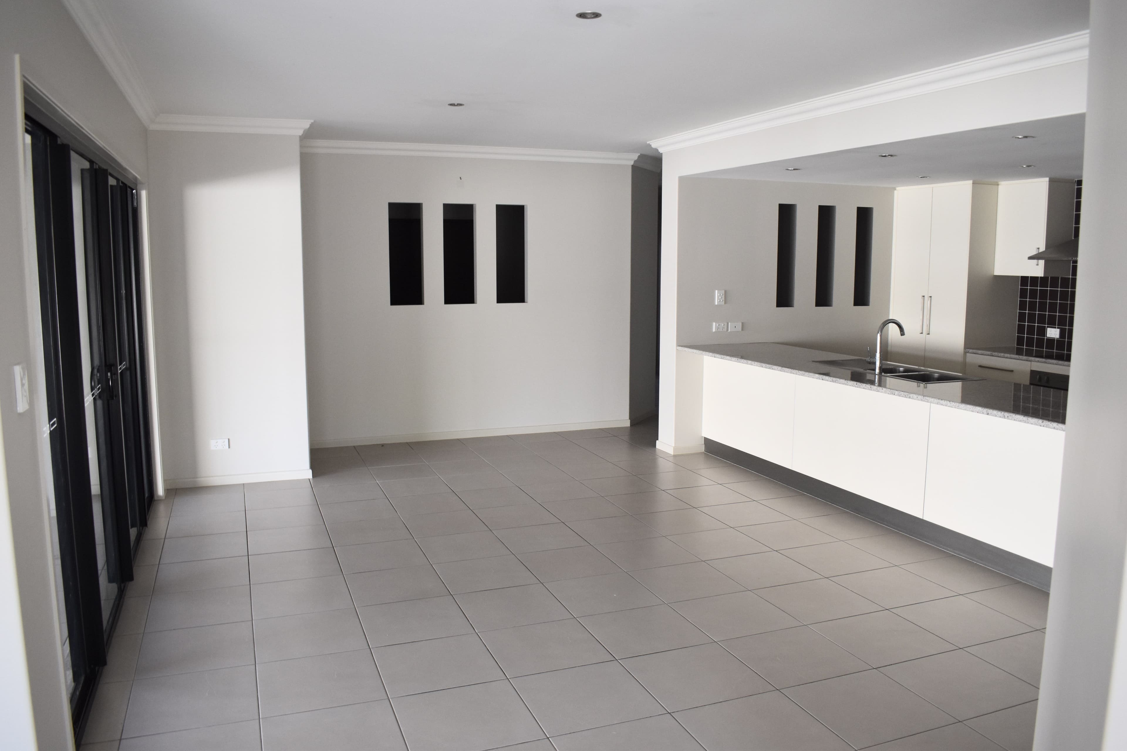 41 Newman Drive, Emerald QLD 4720, Emerald - Thumbnail 7