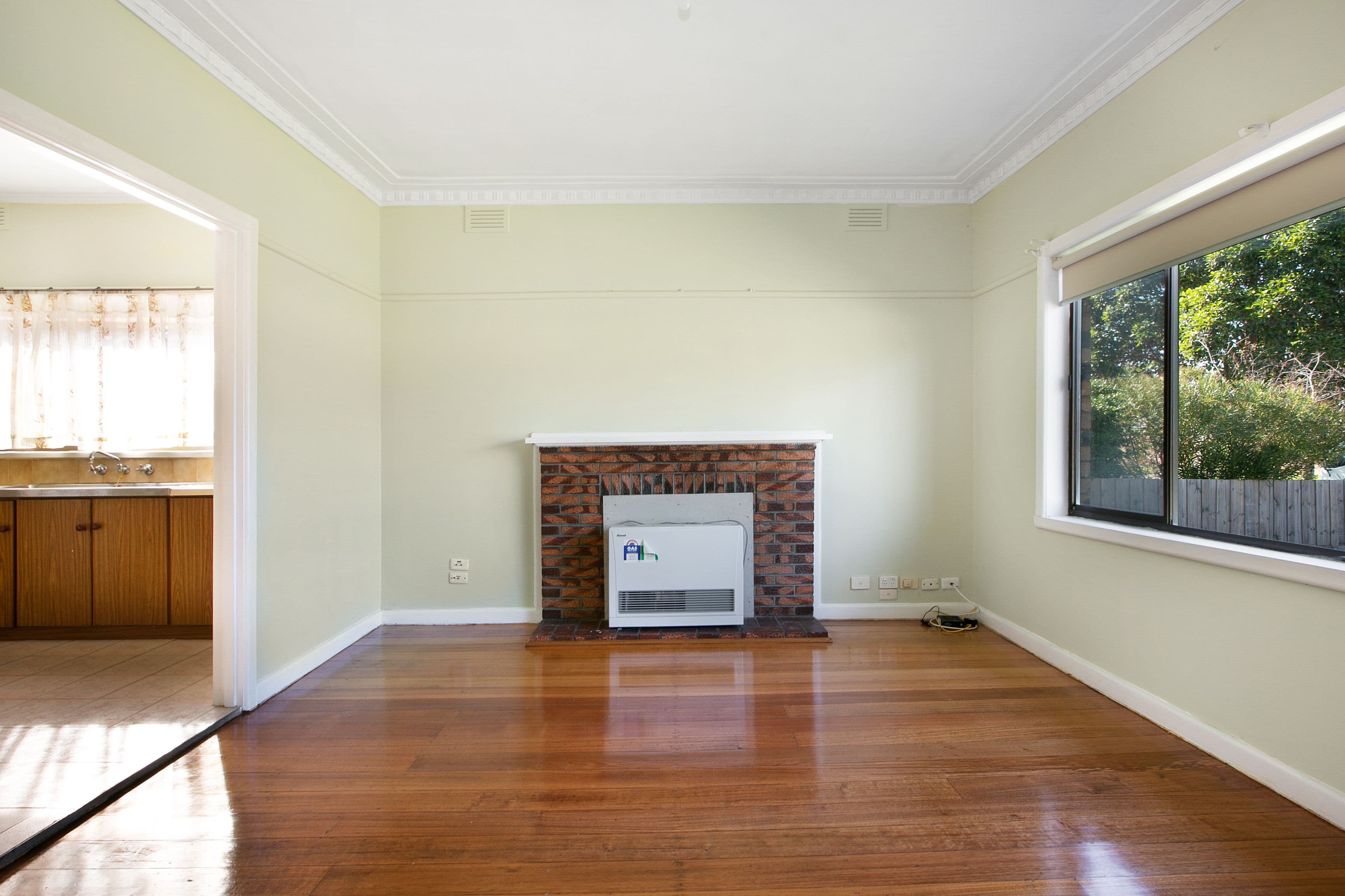 22 Merrilands Road, Reservoir VIC 3073, Reservoir - Thumbnail 4